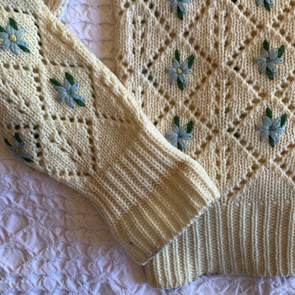 Vintage Original Lanz Salzburg Knit Child’s Floral Embroidered Cardigan - Picture 9 of 16